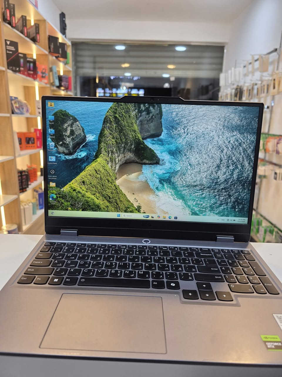 سلام عليكم للبيع
Lenovo LOQ15
I7-13650HX 
RAM 16 قابل للتطوير 
HARD 512 قابل للتطوير 
Cart 3050 6G
الحاسبه نظيفه ومكفوله من التصليح بيها فقط فطر بسيط بل كفر  مماثر على اي شي ولا مبين صاير بطرف 
السعر ٩٥٠ 
العنوان بغداد الدوره شارع الكفائات 
***********
