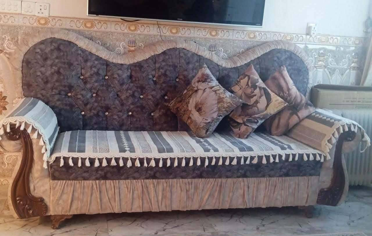 تخم حطاطة 8مقاعد نضيف جدآ السعر 350 العنوان حي الاندلس
***********
