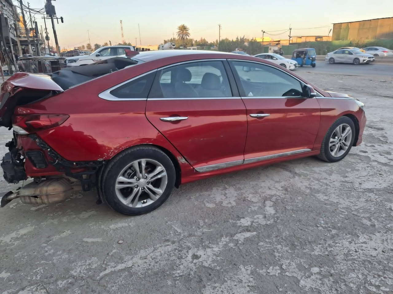 السلام عليكم خوان للبيع هونداي سوناتا أمريكي موديل 2018 رقم دولي تحويل مباشر سنوية وهزة جدد السياره بيهة حادث ابيعها علة حادثهة شغاله وتمشي كير ومكينه وحدادية وتبريد جدد فول بصمة شاشه مكينة 2400 الاستفسار الاتصال *********** مكان بغداد
