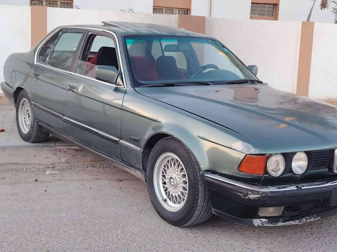 بي ام دبليو 730i كفاله كير ومحرك + حداديه ماعايزة فقط دعاميه كدام.  مديل 1991. رقم بغداد راعيهة موجود بلنجف سعرهة (٣٩ وبيهة مجال قليل حك الجيه) ***********
