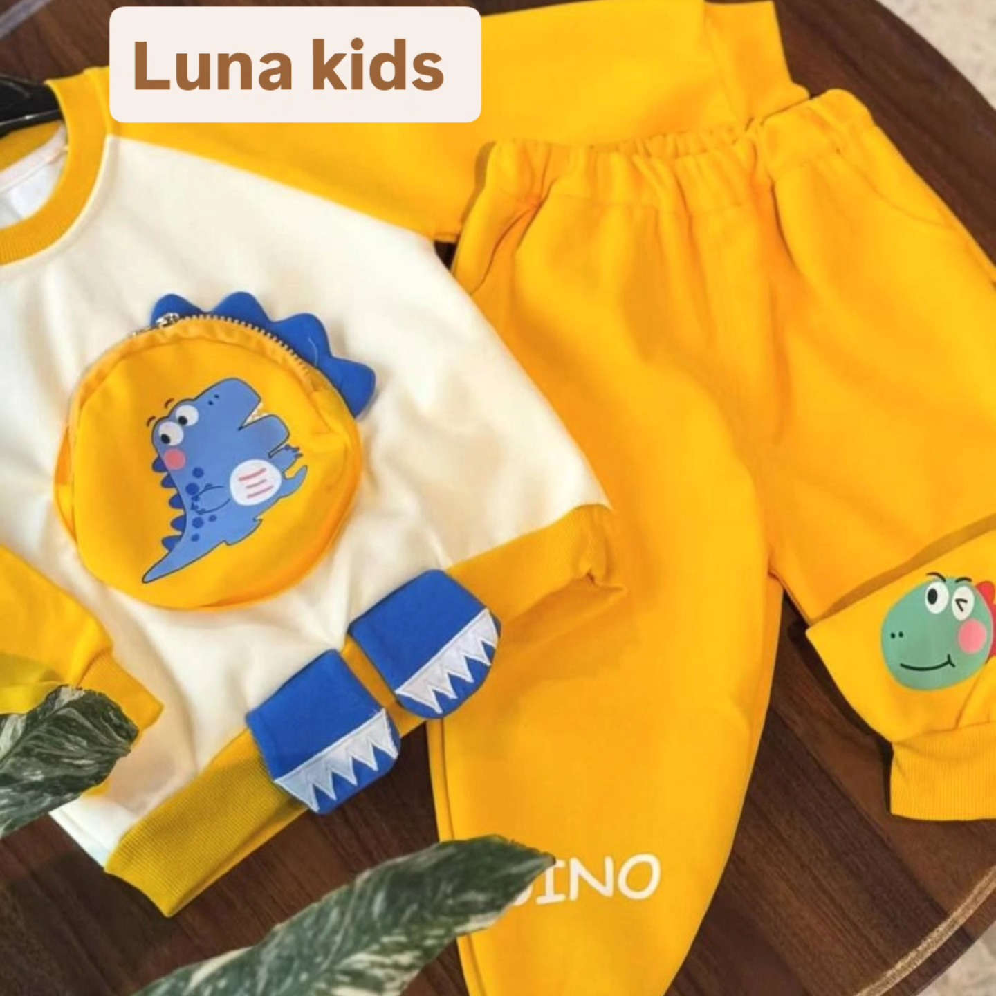 طقم هودي  ديناصور مجسم 🦖
خامة درجة اولى🧸
يتوفر لون القهوة واللون الاصفر 🐱🐻

القياس من 2 الى 5 سنة 🧒

للطلب والاستفسار يرجى الارسال دايركت  DM
يوجد لدينا توصيل للموصل وكافة المحافظات

العنوان ..موصل- حي التعليم 
Luna kids 🌙 ✨️


**إذا كنت صاحب هذا الإعلان وتريد حذفه لأي سبب، رجاءا أرسل رسالة إلى الدعم الفني**