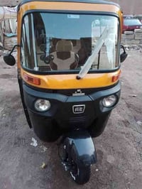 السلام وعليكم  بيع مستعجل محتاج فلوس،  اتصل  07730528555  مكان الشعب