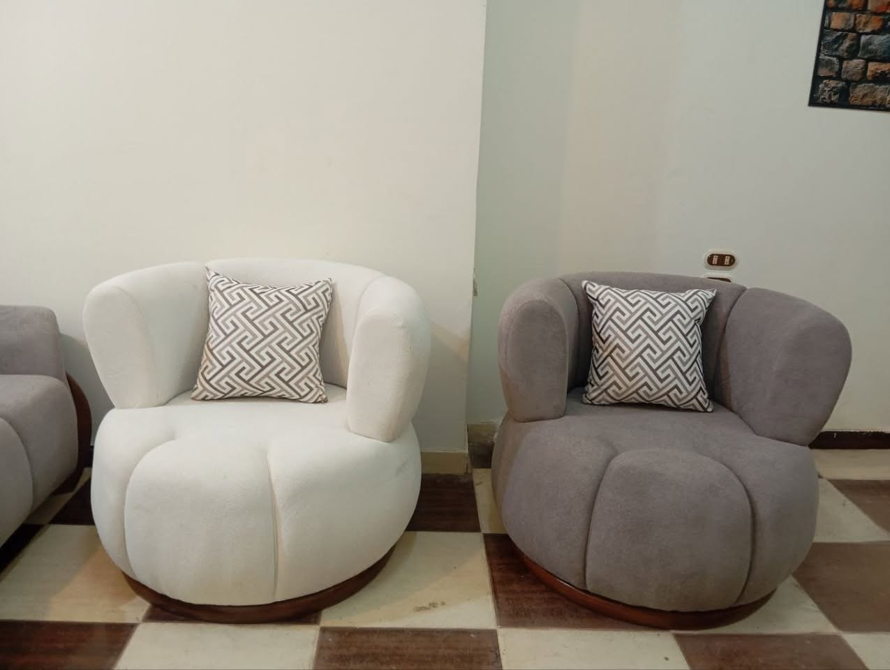 جاهزه على تحميل دلوقتي 
خشب زان احمر بالكامل 
كثافه 35 سوفت فعلي 
قماش فوطه مستورد
Hs


**إذا كنت صاحب هذا الإعلان وتريد حذفه لأي سبب، رجاءا أرسل رسالة إلى الدعم الفني**