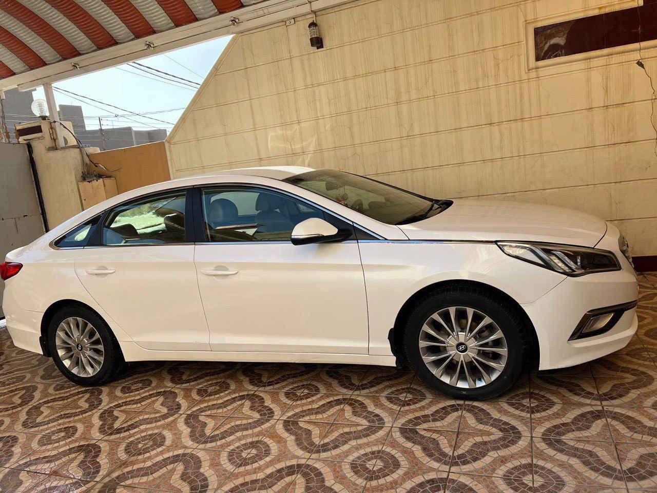 سوناتا 2015 خليجي
محرك 2400 (دووش)
كشن كهرباء
مري شفط 
اشاير بالمري
قطعتين تبريد
كشنات جلد
حساسات خلفيه
3 انظمة قياده 
تحكم بالسترين 
ماشيه 160 الف كيلو متر
مكاني ديوانيه 
للاستفسار ***********
