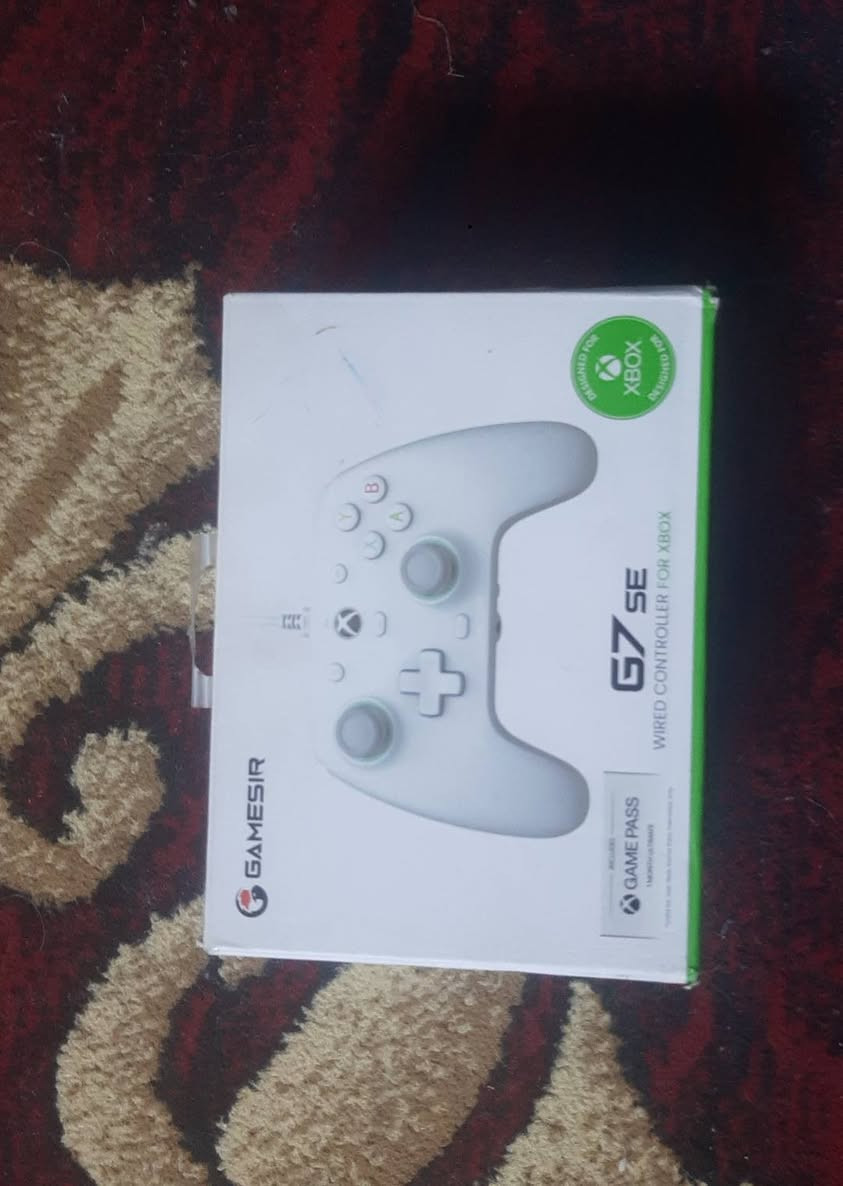 اكسبوكس وان اس لا مفتوح ولا مصلح

ذاكرته ١ تيرا متروس العاب 

ويا جوستك باندل بي عطل بل كير الأيسر ولجوستك الثاني gamesir g7 se
جديده استعمال قليل 

مراوس ببلي ٤ سلم مهكر 

مكاني بغداد تقاطع النهروان 

رقمي ***********
