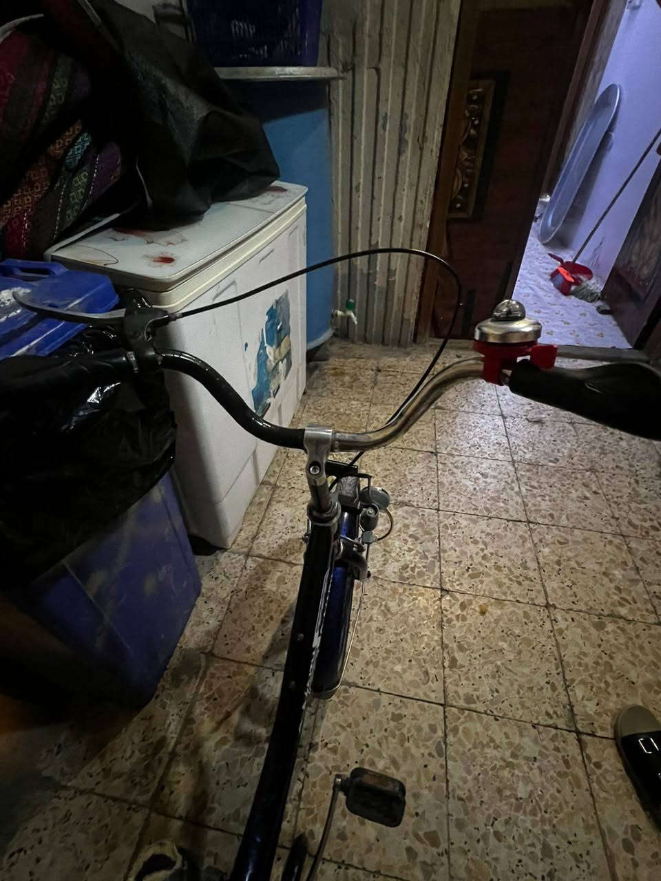 السلام عليكم بايسكل للبيع بيع مستعجل المكان البصره حجم 20 موديل 21 البايسكل الجديدش طقه ما ابي يعوز له قبق للصينيه الاخير البايسكل الجديد حيل السعر ب 70 وبي مجال اتصل على هذا الرقم***********. 🤍❤🤍❤🫡
