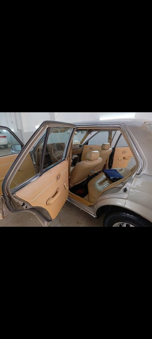 سلام عليكم من رخصة الادمن للبيع كرونة موديل 82 مسجلة بلادية رقم نينوى مشروع وطني شرط التحويل موجودة بغداد السعر 50 ورقة ت ***********
