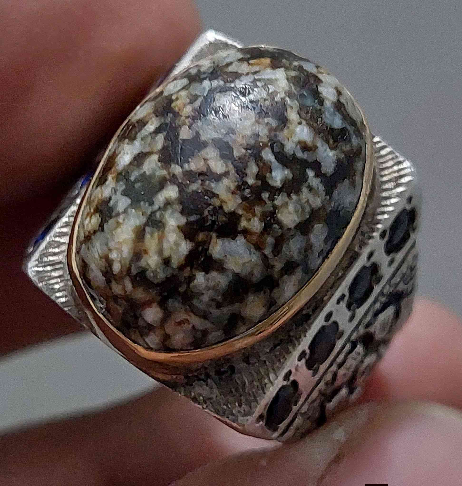 خاتم بحجر المراد القديييييم صياغة داير ذهب يدوية ثقيلة تواصل خاص


**إذا كنت صاحب هذا الإعلان وتريد حذفه لأي سبب، رجاءا أرسل رسالة إلى الدعم الفني**