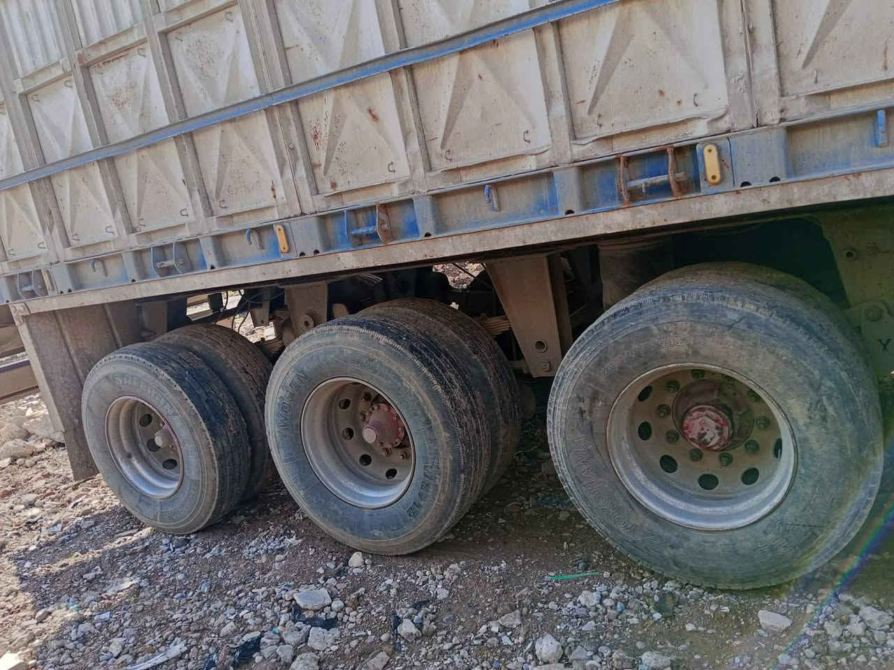 بودي تريله للبيع
الطول 12متر
3دناكير
الرتفاع 180
الاستفسار***********
       ***********
