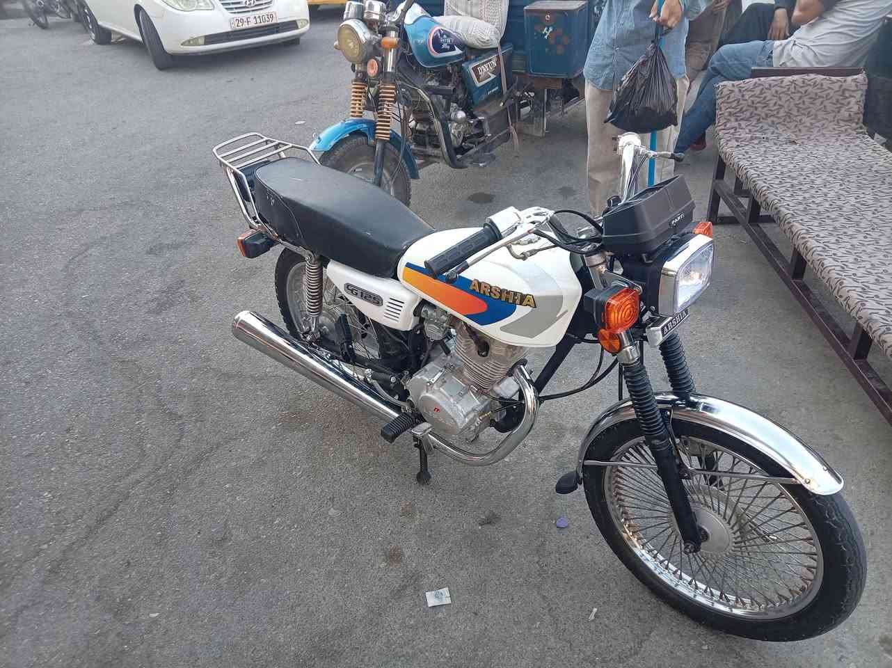 السلام عليكم للبيع دراجه اوراق اصولي موديل 17 سعر 600 بيها مجال شراي يتصل***********
