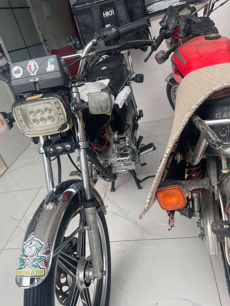 السلام عليكم..ماطور بارت للبيع نكره سلف نكره هندر ماطور نضافته85‎%‎ زوج تايرات جدد وياله جدد محرك حجم150ccمكاني اربيل سعر350وبي مجال بسيط (***********)واتس اب
