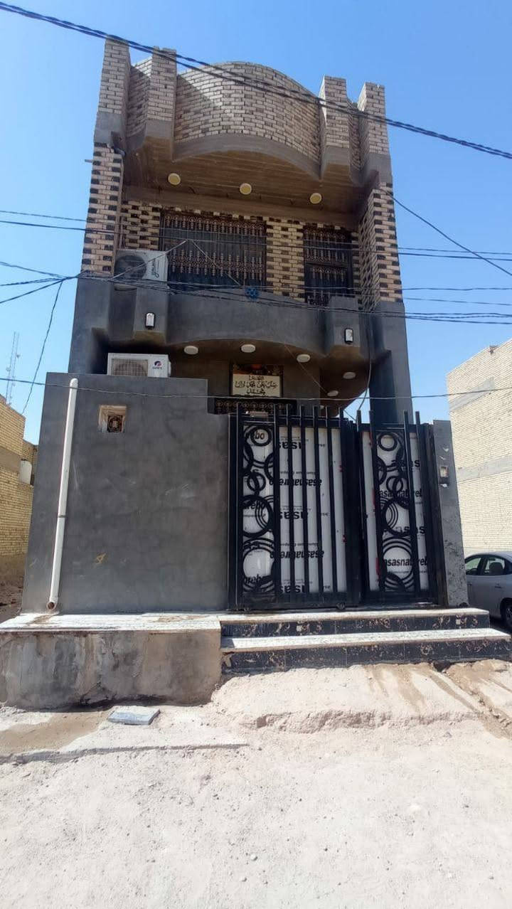 بيت للبيع 🔥

مساحة: ١٠٠ متر 

المكان: حي نداء  عمود (68) كفة شارع 30

متكون طابق الاول من ( غرفة+استقبال+صالة+مطبخ+مكشوفه+تخاريج داخلي وخارجي٢)

وطابق الثاني (غرفتين+صاله+تخاريج) 

شغل كله درجة اولى بيت نضيف 100%

للاستفسار: ***********
