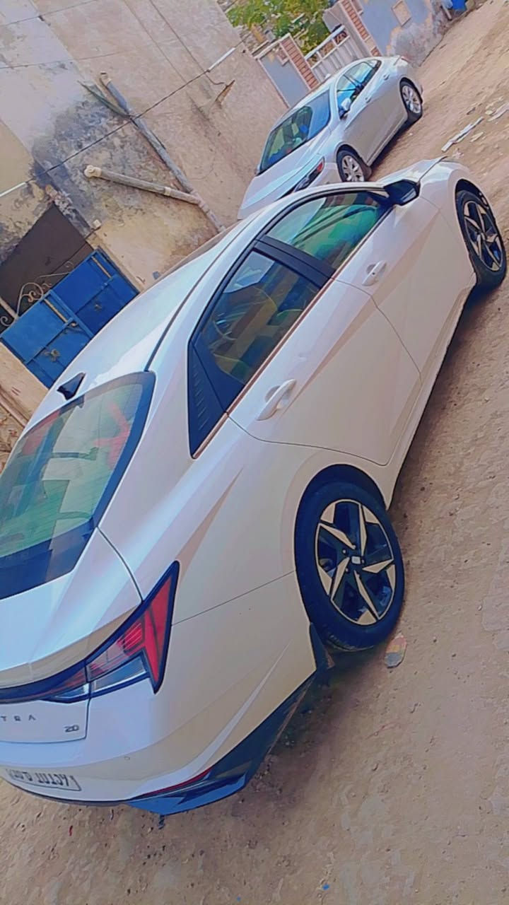 النترا خليجي موديل 2023 السياره كفاله عامه من عدا رصعه  بالدوسه 
محرك 2000 
فتحه تحكمات استيرن 
مانع انزلاق
بصمه
مري شفط
تبريد قطعتين 
السعر 185 وبيهه مجال
الاتصال على الرقم ***********
