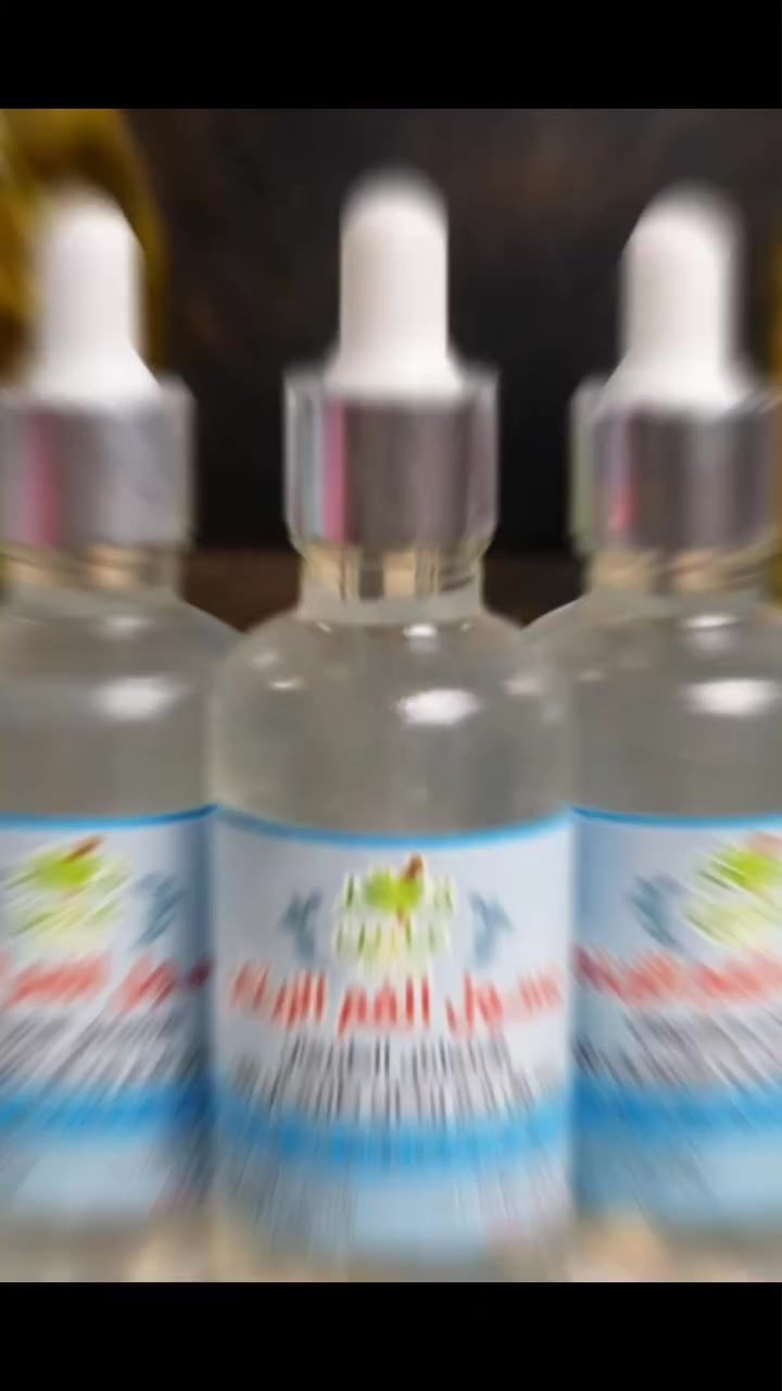 ✨انتعاش طبيعي يبدأ من قطر
 غسول الفم الزيتي 🌿

امنح فمك نقاءً طبيعيًا مع تركيبة فريدة 100% من الزيوت النباتية المعصورة على البارد. 
مزيج زيت جوز الهند، النعناع، اللافندر، وفيتامين E يمنحك انتعاشًا يدوم ويعتني بصحة فمك من الأعماق.

🌿 الفوائد:
- تنظيف فعّال للفم وتقليل البكتيريا الضارة 
- نفس منعش يدوم طوال اليوم 
- دعم طبيعي لصحة اللثة والأسنان 

🧴 طريقة الاستخدام: 
ضع قطرتين في الفم، تمضمض لمدة 5 دقائق ثم ابصقه. 
يُستخدم مرة إلى مرتين يوميًا. (لا يُبلع)

📦 الحجم: 50 مل 
💰 السعر: 6000 دينار


**إذا كنت صاحب هذا الإعلان وتريد حذفه لأي سبب، رجاءا أرسل رسالة إلى الدعم الفني**