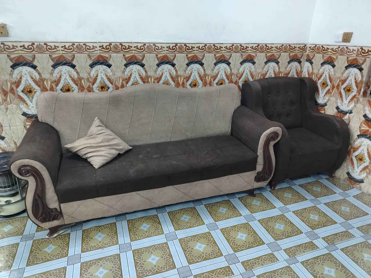 السلام وعليكم  غنفات البيع السعر 150
النهروان 
***********
