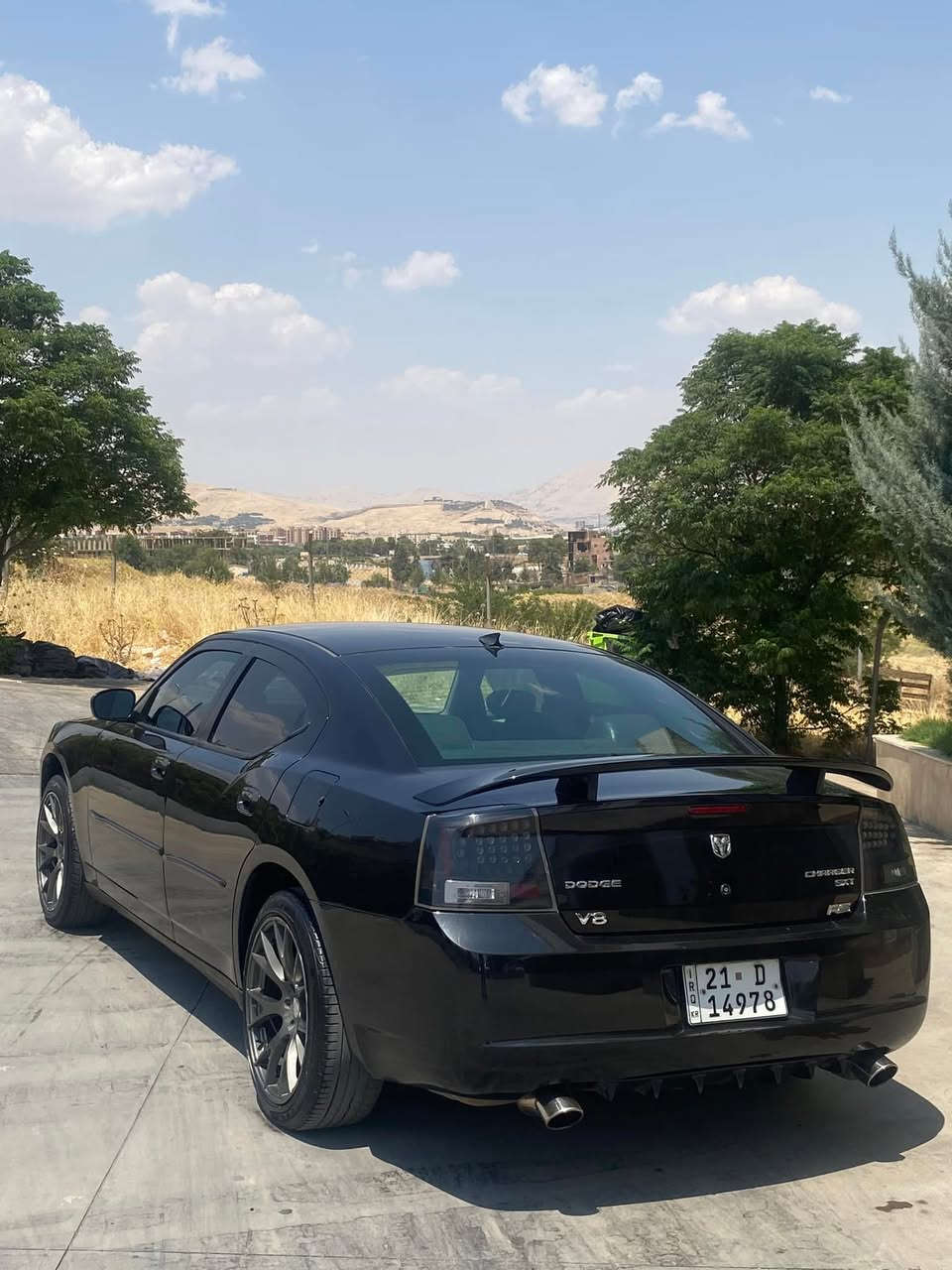موديل٢٠١٠ V8 HEMi 🚀  
للبيع، السيارة بحالة ممتازة وعلى الشرط بالكامل.
مكينة وكهربائيات بحالة ممتازة.
كلشي بيها شغال وما تحتاج أي مصروف.
 بيها بس قطعتين وصبغ رفرف.
بدون دعم، وبدون غرق، وبدون أي حادث مؤثر.
الممشى 190 ألف كم حقيقي
رقم سنويه كول جديد باسمي.
مخريك گير كول شاط 
السيارة نظيفة جداً، والفحص خير دليل. واللي يدور على سيارة مرتبة راح تعجبه إن شاء الل
*********** السليمانية, العراق
