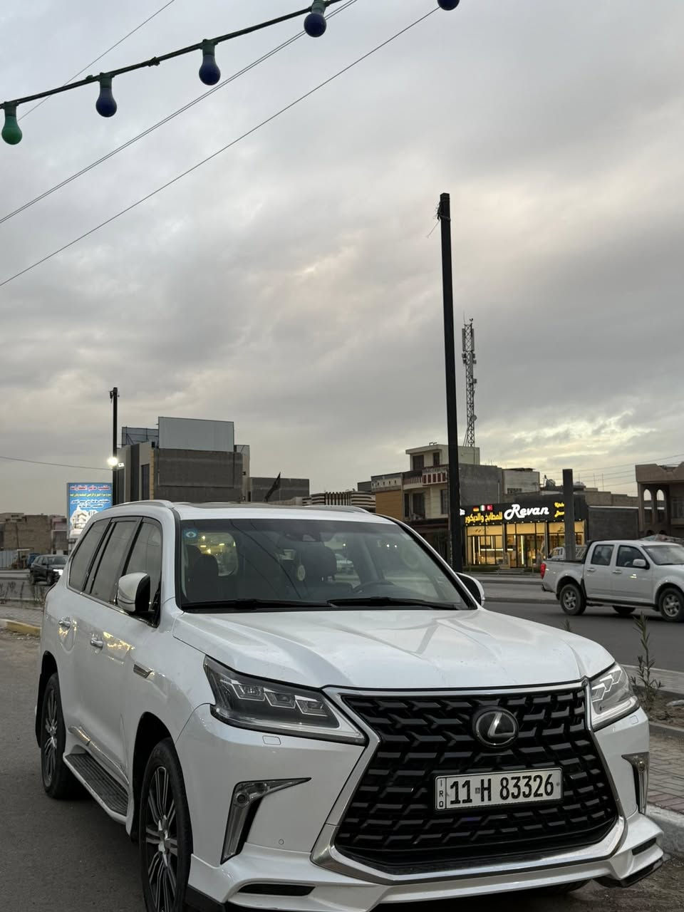 السلام عليكم لكزز SUPER SPORT للبيع 2021
السياره بيه بارد الجاملغ المامي والباقي مكفول
رقم بغداد ب اسمي السياره 
محرك 8 سلندر 5.7 
ماشيه 62.402km
المواصفات :
1.رادارات 
2.فتحه 
3.كامرات 
4.شاشات بلادي 
5.زنون عالي وناصي وعدسه متحركه كهرباء 
6.كشنات تدفئه تبريد 
7.تشغيل ع بعد 
8.جنطه كهرباء 
9.بيبان شفط 
وبعد هواي مواصفات 
السعر 7دفاتر و75ورقة  وبيها مجال 
مكان السياره بغداد حي الجهاد
للاستفسار: ***********
