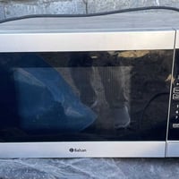 اغراض مطعم • الرمادي • شغالة ونظيفة