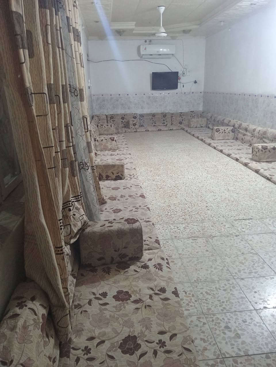 جلسه عربيه نضيفه لطول 10امتار لنجف حي شرطه سعر مناسب 🤍


**إذا كنت صاحب هذا الإعلان وتريد حذفه لأي سبب، رجاءا أرسل رسالة إلى الدعم الفني**