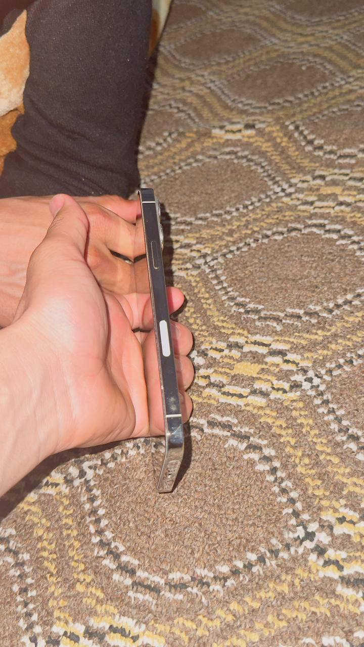 السلام عليكم 
إيفون 13 برو ماكس 
ألون أبيض 
نضيف حيل 
البطاريه 95
شرط مكفول 
ما يعبر هوء ❤
ال سعر(750) بي مجال 
***********
‏‪***********‬‏
