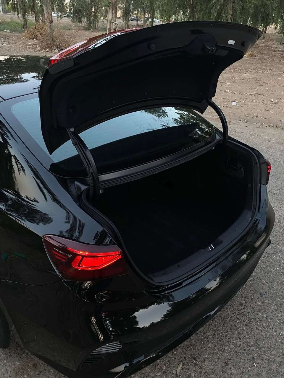 السلام عليكم

فورتي 2023 جيتي لاين فول مواصفات عدا الفتحه

بصمه +تشغيل عن بعد

محرك 2000 دوش شرط المحرك والكير 

ماشيه 90 

رادارات جانبيه وامامي وخلفي

فتح الصندوق ذكي عند الاقتراب

ستيرن حرف D رياضي 

شاشه كبيره الحجم

مثبت سرعه 

قياده ذاتيه 

وبعد بيها مواصفات 

#سياره ماينرادلها ربع دينار مصرف جاهزه وكامله تايرات وطخم كلو جديد  

ضررها بوند وجاملغ صور الضرر مرفقه بالمنشور 

#سعرها 165$
للتواصل *********** موجود واتس اب
