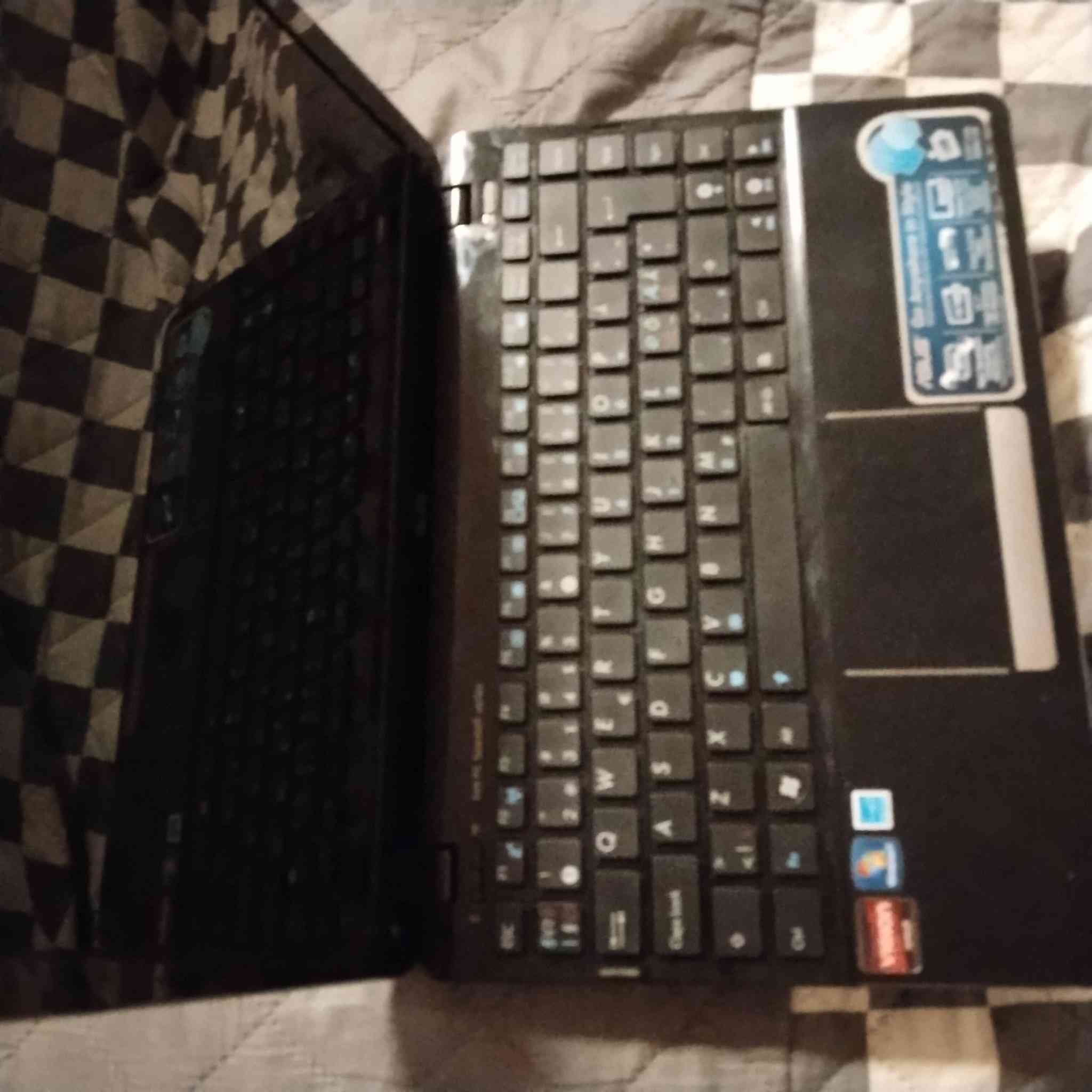 فحم تشتغل بس لا تعرض شاشة  بدون شاحنة 25 مع شاحنة 35 الف


**إذا كنت صاحب هذا الإعلان وتريد حذفه لأي سبب، رجاءا أرسل رسالة إلى الدعم الفني**