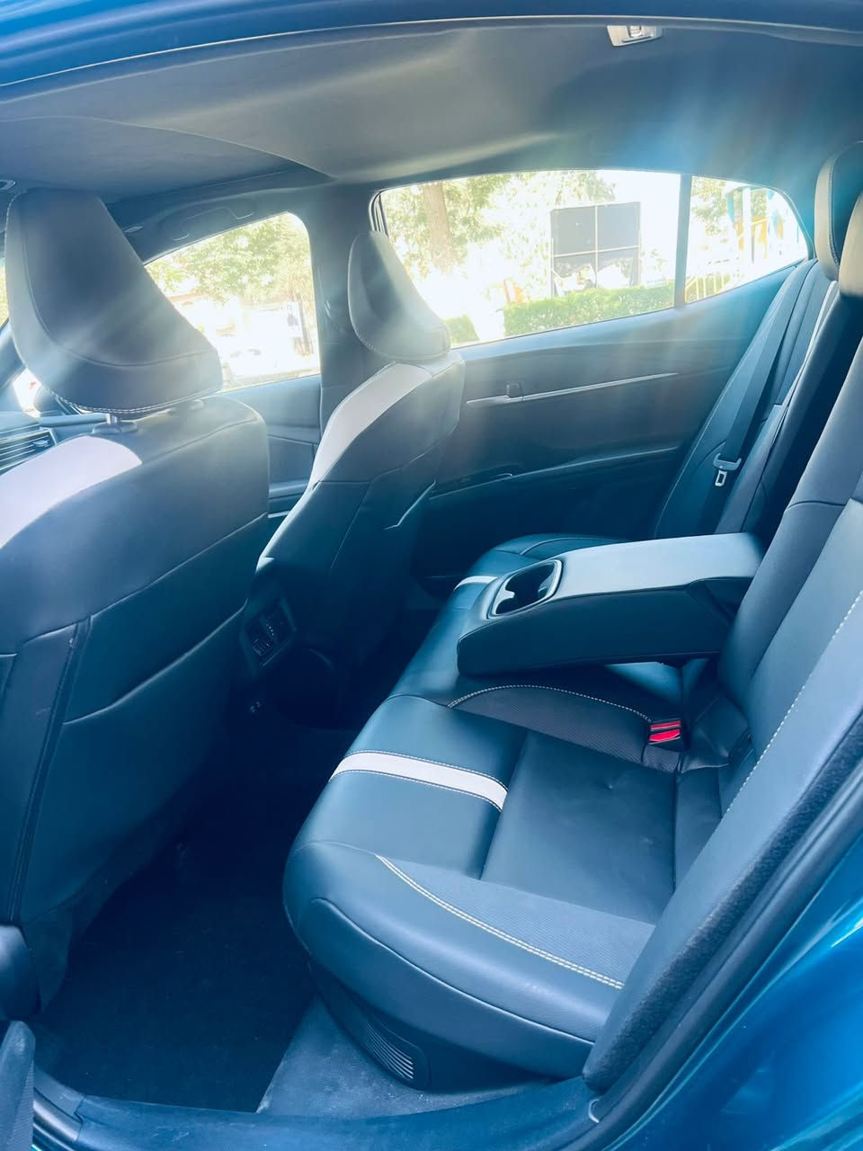 للبيع فقط
!! Toyota Camry SE Hybrid 2025 !!
          
              👌 مواصفات رياضة 👌

* ( رقم بغداد )
     
* المسافة المقطوعة : 10 الف كيلو متر
* سعة المحرك  2.5  هجين
* مقود تدفئه 
* مقود شفتات رياضة 
* دوسات بانزين بريك رياضة
*  تبريد شاشة كبيرة ديجتال 
* الدشبول شاشة كبيرة ديجتال 
* رادار أمامي 
* حساسات أمامية
* حساسات خلفية
* لايت زينون عالي/ناصي
* سلايد  فتحه سقف وضعيتين 
* مفتاح التشغيل بصمة
* تشغيل عن بعد
* شاشتين دجيتال كبيرة 
*  كاميرا دوارة
* الانارة الداخلية LED
* المقاعد جلد
* حركة المقاعد الأمامية كهرباء مع تدفئة
* الجامة الأمامية والخلفية هيترات ضد الضباب 
* مثبت السرعة
* وضعيات القاده 4 نورمال وقتصادي وسبورت و EV مود
* غيار السرعة / الگير(Traptronic units)
* حساسات ضغط اطارات
* قطعتين تبريد
* هاند بريك كهرباء
* ABS
* Auto Hold
* Auto Stop 
* تحديد المسار (Lane Assist )
* نظام مانع الانزلاق ( Traction Control )
* Bluetooth / USB 
* Wireless  شاحن هاتف

سيارة وارد امريكا حادث بسيط بدون دواخل وشواصي و جميع الايباكات سليمه 

السعر اتصل ودلل 
***********
