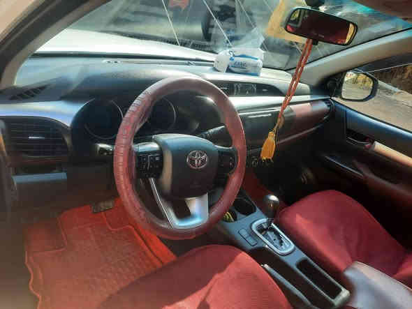 السلام عليكم هالوكس مديل 20 مكفوله كفاله عامه رقم مثنى نكليزي اوتماتيك سبير منازل ماشيه 120على وضع الشركه  بسمي سونار بيها شي بسيط بارد اربع أصابع موضح بسونار مرفق وياها بيع او مراوس اقل من ها رقم هاتف ***********
