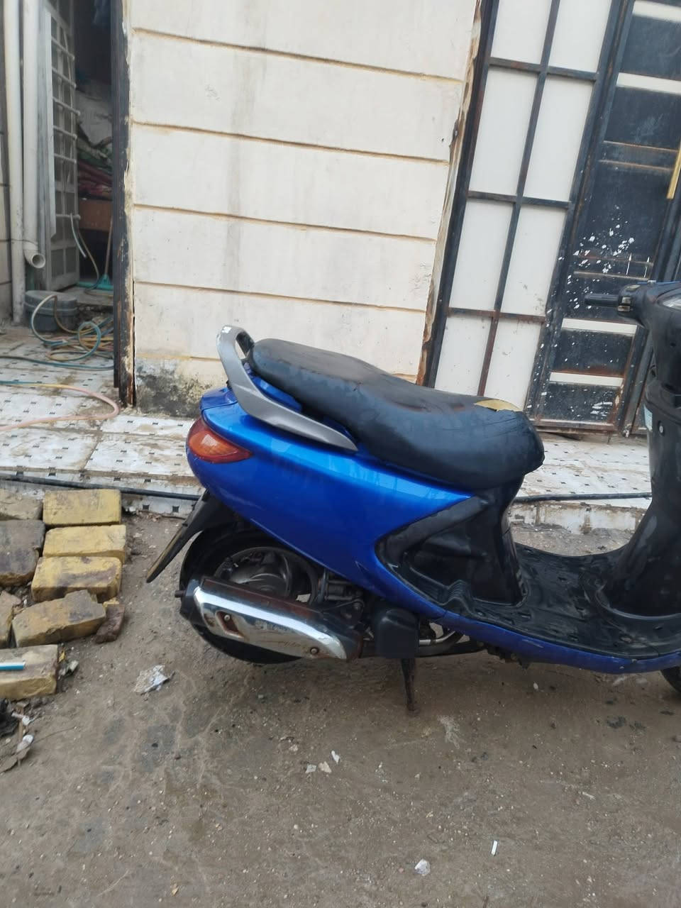 مكلف بنشر دراجه فراشه كرستال حلوه وناعمه مفتوحه كله شغاله اوكامله علفحص سعر 325 اوبيه مجال قليل عنوان شارع طهمازيه قرب حلويات قصر الشام الهاتف ***********
