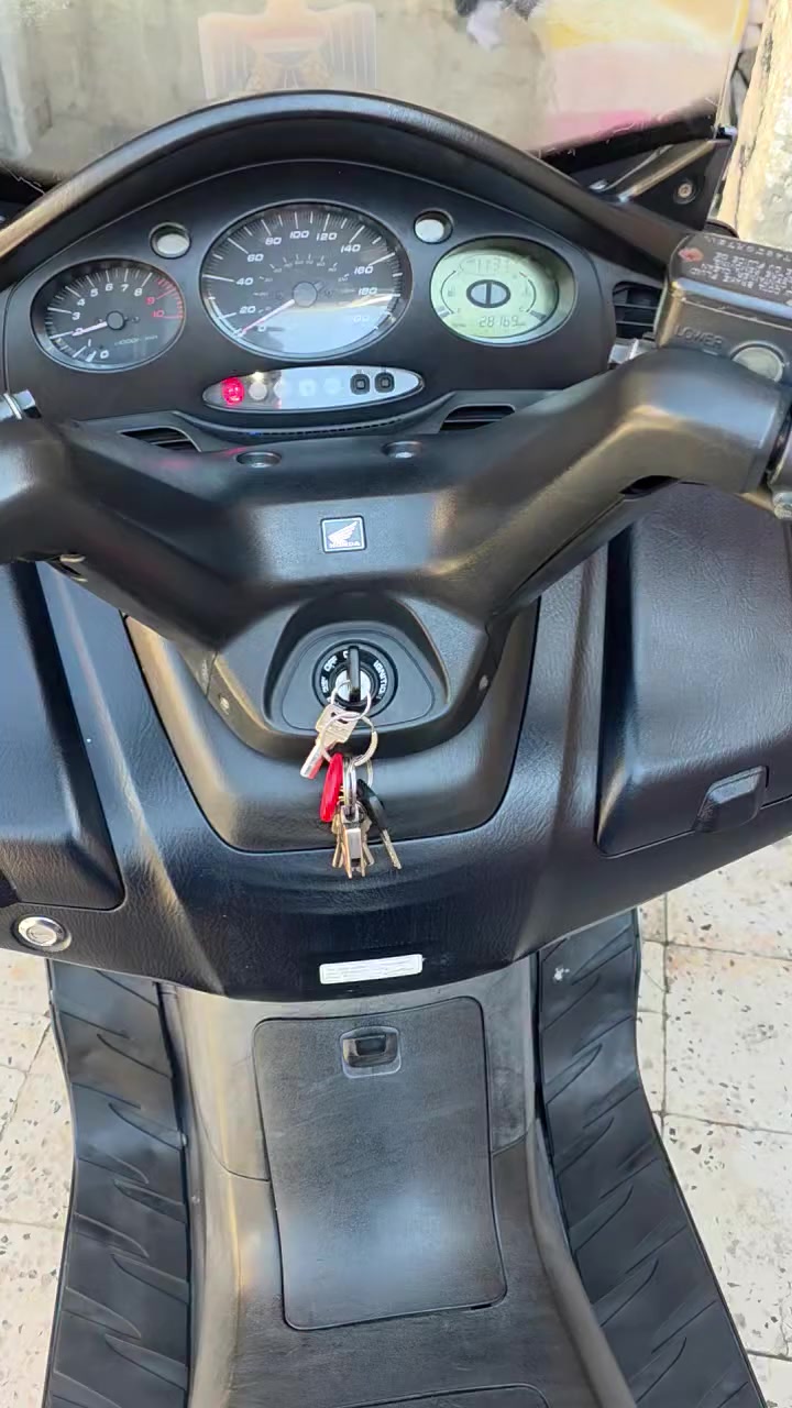 سلفر ٦٠٠ امريكي
رقم بغداد بأسمي ماشية ٢٨ حقيقي على ايدي الدراجة مكفولة من النقص برغي مامفتوح بيهه كلة بلاد عدا الدوسات مصبوغات وبيهه شخوط واضحة بلفديو كلجات بلاد قايش بلاد سكيورتي اي بي اس تايرات جدد وكلشي واضح بلفديو المكان بغداد ***********
