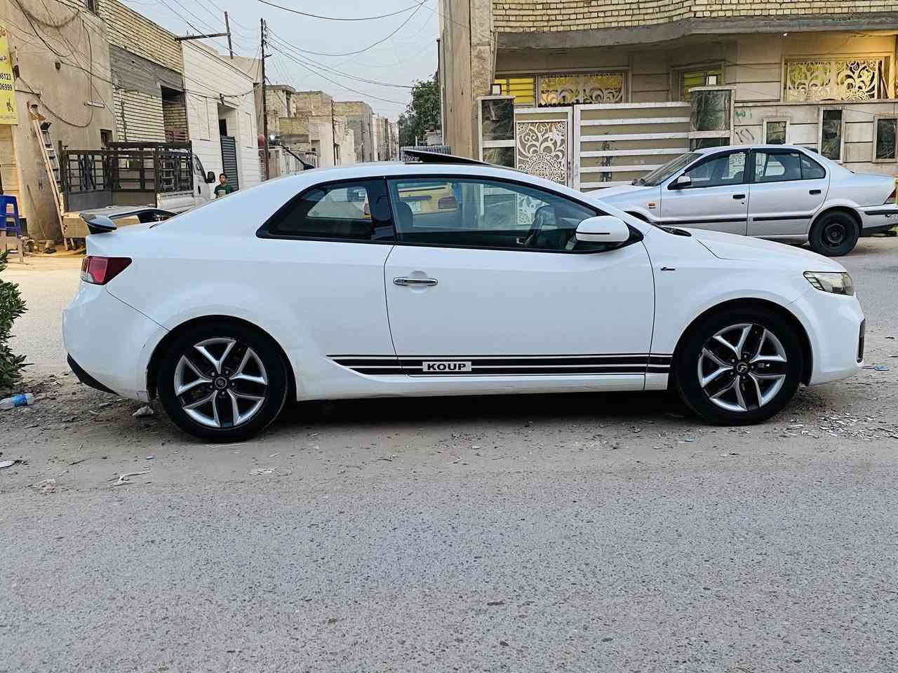 كيا سيراتو خليجي فول اعلى مواصفات  12 ماشيه 170 حقيقي نضيفه حيل صبغ فقط بنيد وتعديل ع كد 4 اصابع بلهلال الخلفي 
حاساسات 
كامره خلفيه  
كشنات جلد 
بصمة تشغيل 
بصمات بلبوب 
فتحه بلقمارة
مرايات شفط 
اشاير بلمري 
شفتات ستيرن 
شاشه 
محرك دوش 
تبريد ثلج على الواحد شرط 
كير محرك بشرط ممفتوح برغي بيهن بلاديات 
بيع او مراوس 
***********
بغداد الدورة 
للتواصل اتصل ع رقم واتس اب
