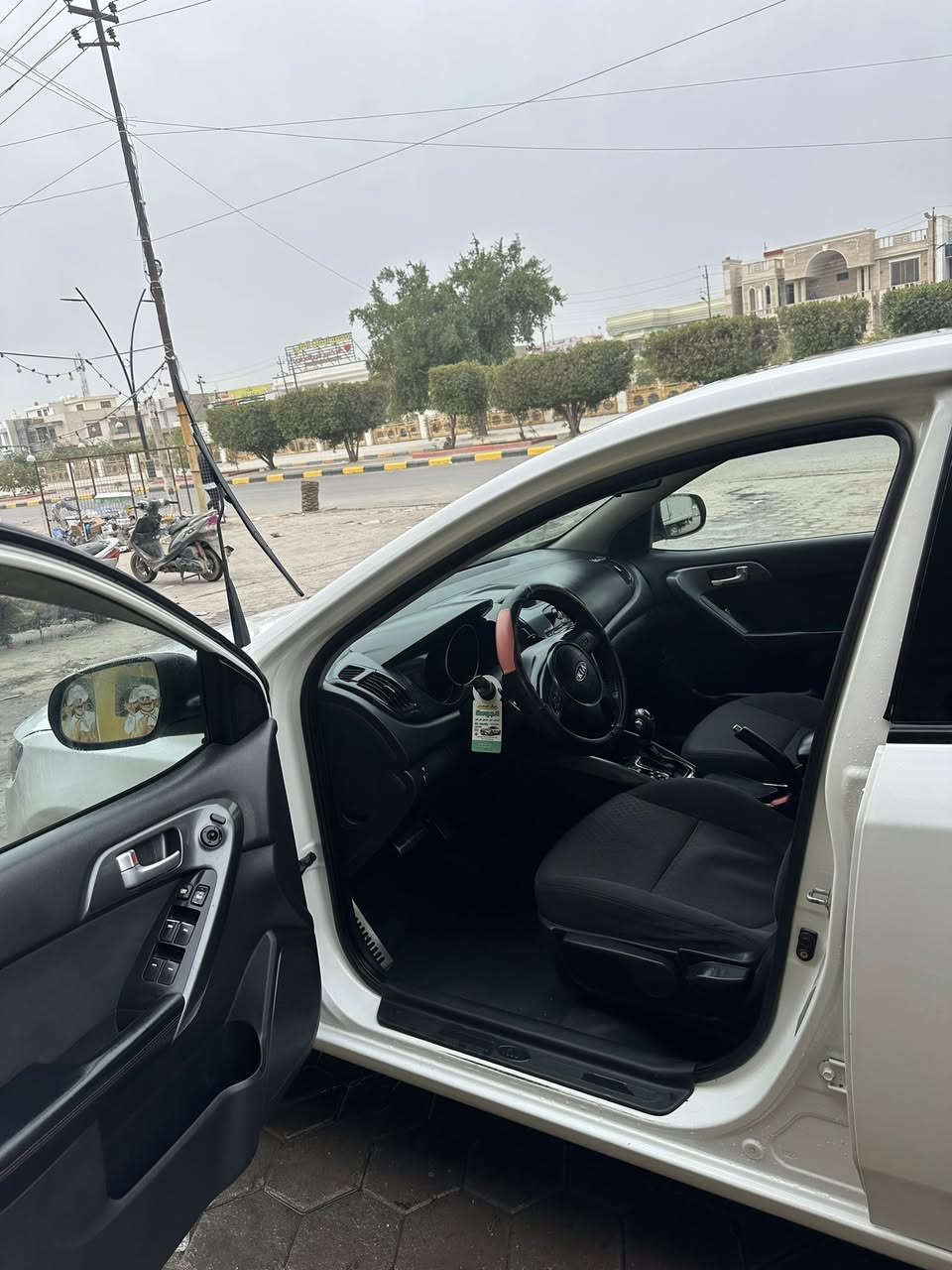 سيراتو 2013
فول مواصفات 
بصمه + بصمه ابواب + فتحه سقف +شفتات+ اشاير مري
السعر ١١٢ 
الاتصال ***********
