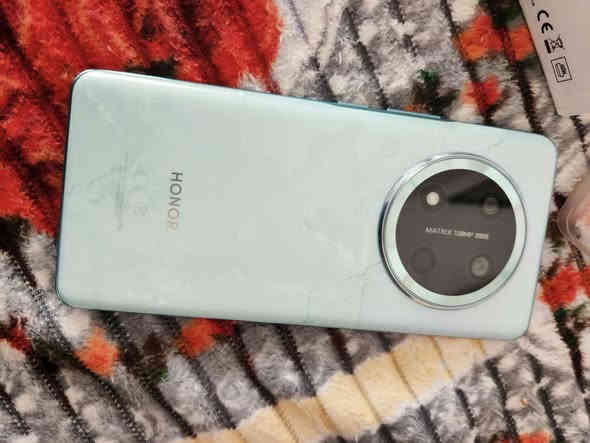 السلام عليكم البيع هونر X9cذاكره 256عشوائيه 12جهاز بعده بلادي وجديد حيل غراضه كامله سعر 280تواصل ***********
