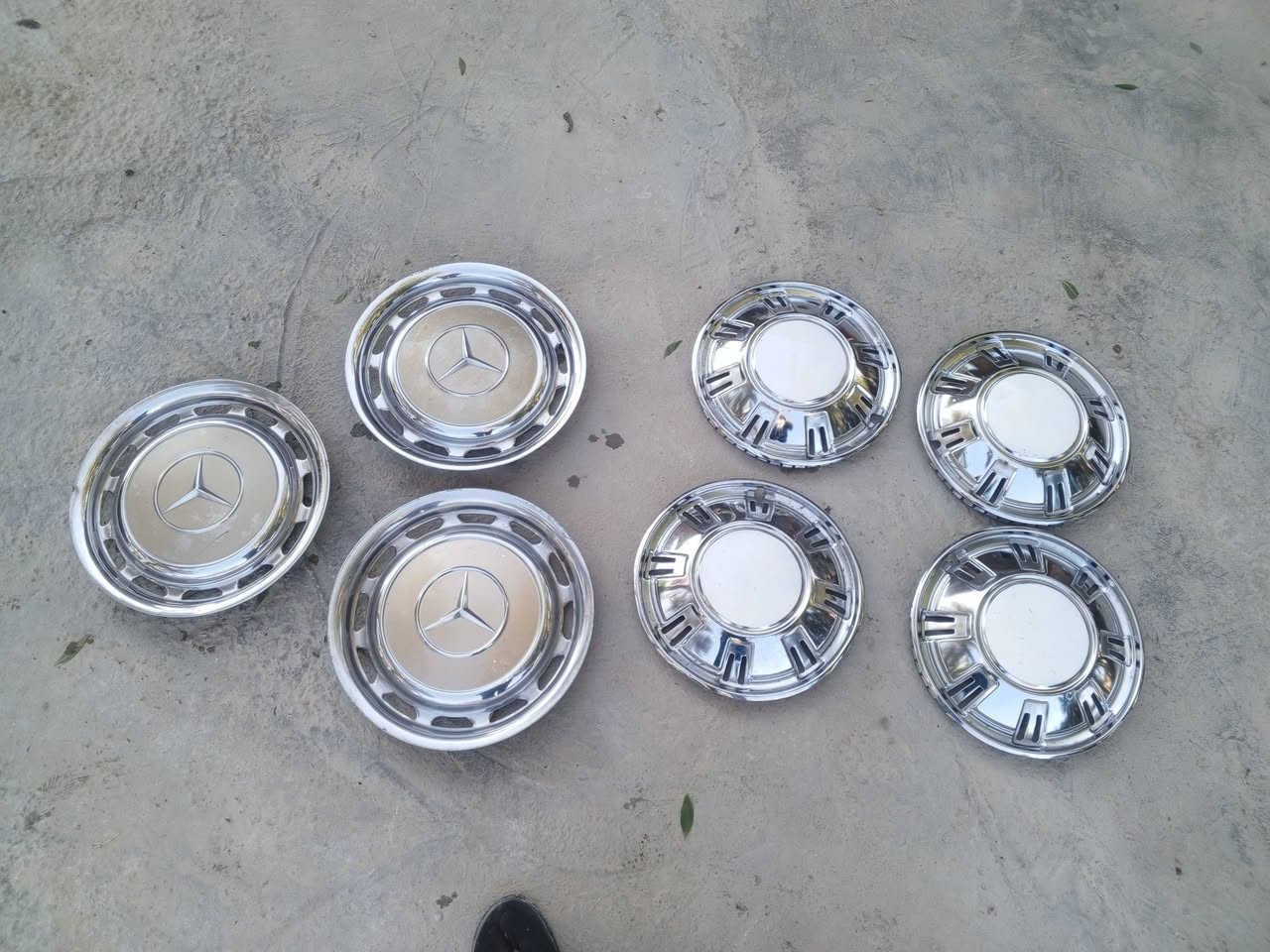 السلام عليكم كبات مارسدس للبيع
كبات مال 93
***********
