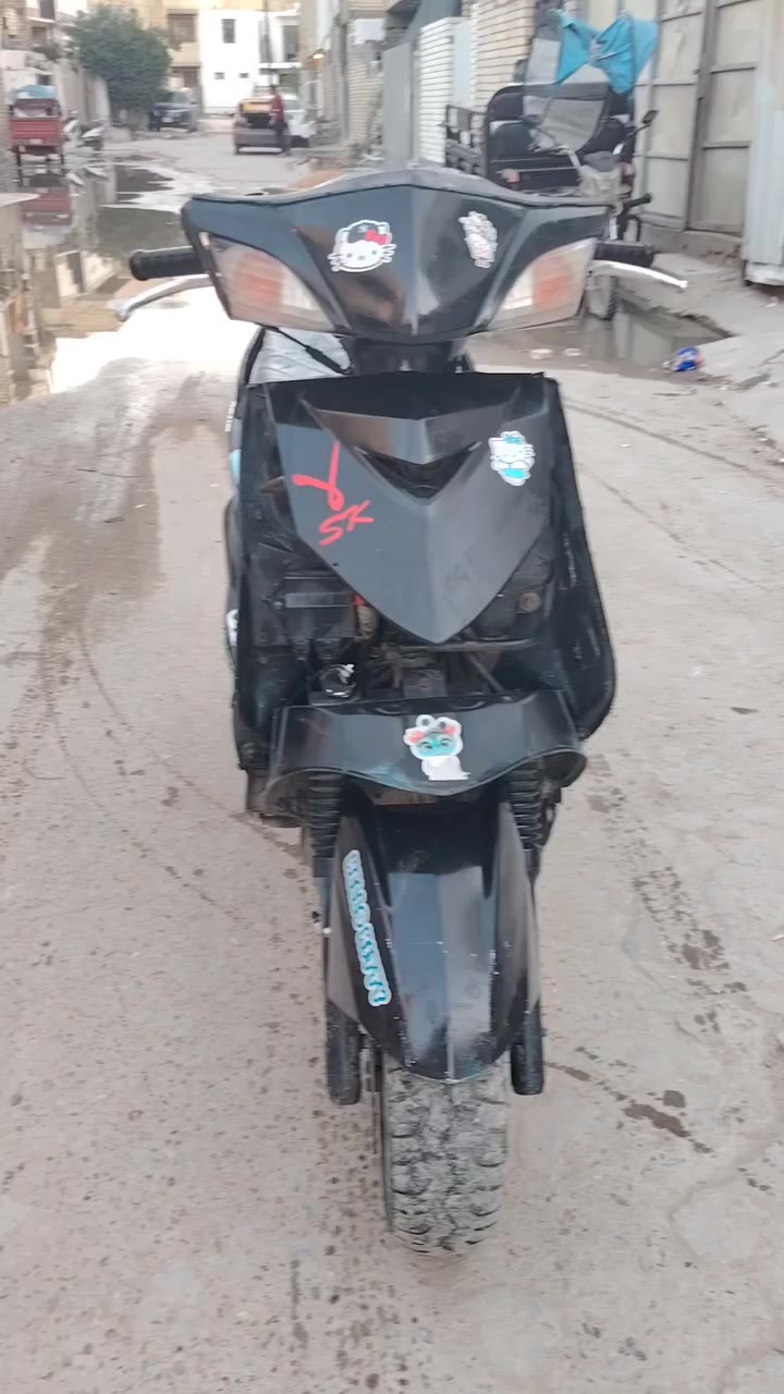 دراجه سكنس فحل للبيع السعر 500وبيها مجال
الدراجه عليهاا مكينه وكلجات مال مطارح مكينه 58.5وكلجات رياضي الدراجه كامله مكمله كما موضح نقصها بجم امامي الدراجه سلف وهندر وبريكات امامي وخلفي وكلشي كامله مكمله نقصها بس بجم امامي متواجد فيس مازنجر ورقم بس رصيد واتساب مابي *********** مكان بغداد الدوره شارع 60
