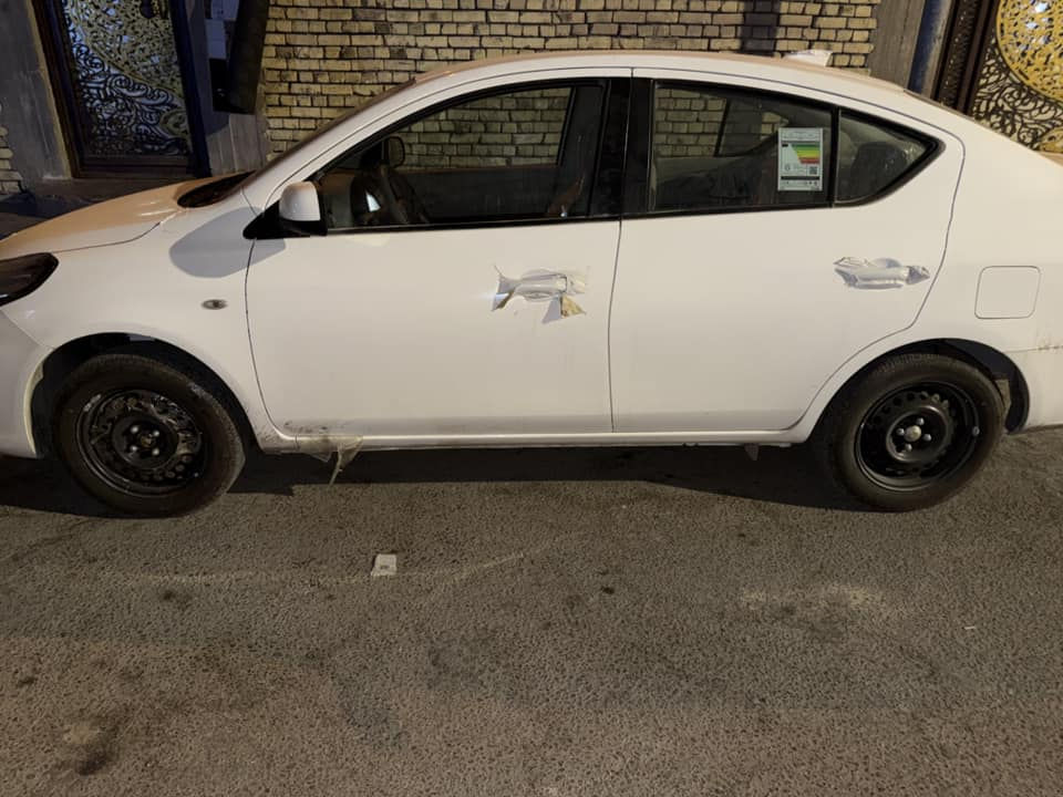 السلام عليكم 
نيسان سني 2024 هندي بليته زركه اقصاد السياره رقم بغداد وراعيها بغداد اكررر السياره اقصاد باسم المصرف الاهلي العراقي السياره زيرو ماشيه 5 تالاف امس صار بيها حادث المدكر الامامي فقط المدكر لا بنيد ولا لايت ولا الباب مكلني بصره السياره قفلها 115 
***********
