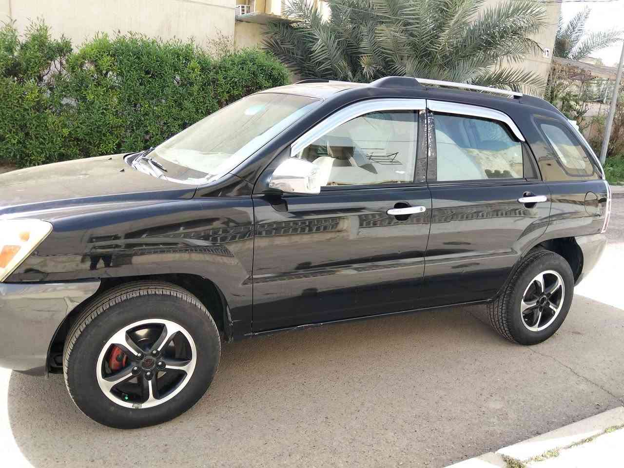 السلام عليكم سبورتج 2007 وارد امريكي محرك 2000رقم بغداد السعر 97مكان السيارة  ***********
