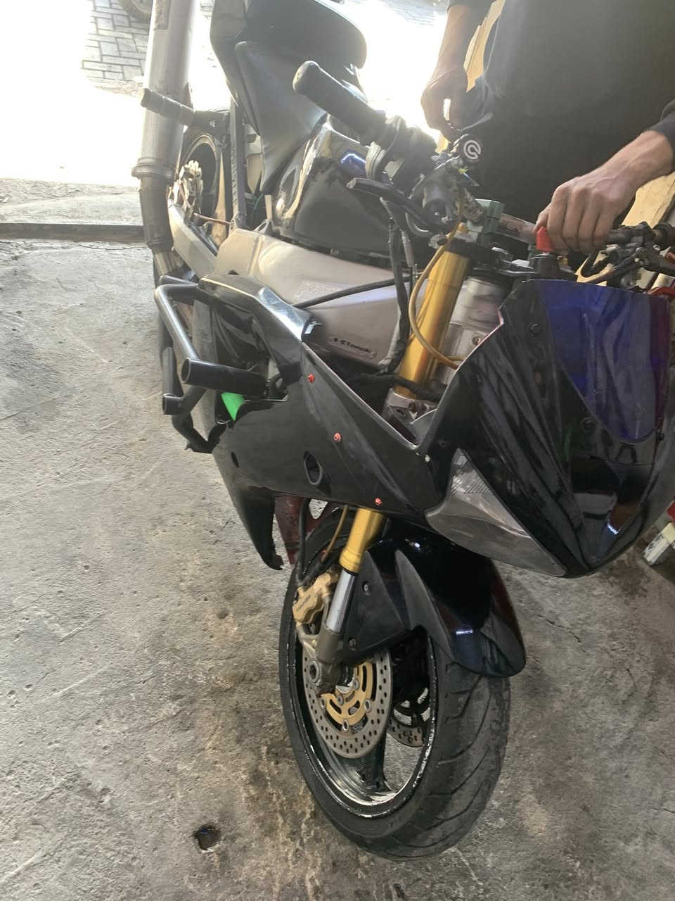 السلام عليكم دراجة لبيع كاوسكي موديل٢٠٠٤ ٦٣٦ دراجة خير من اللة كير ومكينة استفسار وتساب0759548942


**إذا كنت صاحب هذا الإعلان وتريد حذفه لأي سبب، رجاءا أرسل رسالة إلى الدعم الفني**