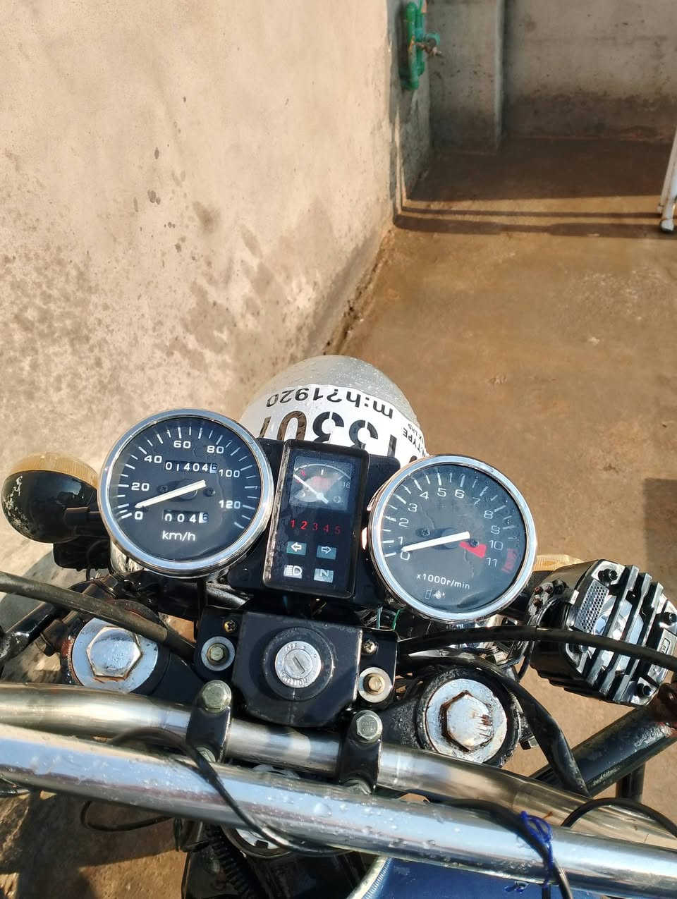 سلام عليكم ستوته للبيع محرك شرط شاصي شرط منفيس موجود وايرمنيه شرط كلها شغاله محرك شركة ما مفتوح حجم 150/ السعر مليون و500و50بيها مجال قليل


**إذا كنت صاحب هذا الإعلان وتريد حذفه لأي سبب، رجاءا أرسل رسالة إلى الدعم الفني**