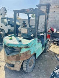 رافعة ميتسوبيشي • موديل ٢٠٠٧ • ٣ طن