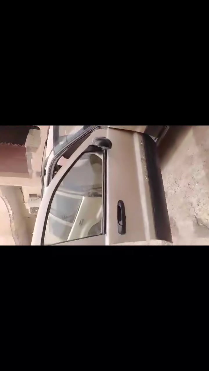سلام عليكم جيب شيروكي البيع سياره كامله نضيفه تخم تاير جديد تبريد كهربيات جاهزه من كلشي رقم دهوك دواخل نضيفه بطين كامله كير ومحرك بطه محرك 2ونص وشراي بخدمته رقم الهاتف *********** سعر 45 وبيه مجال

