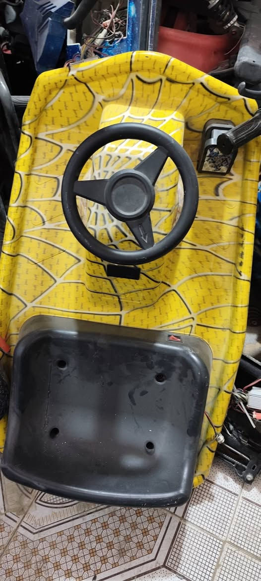 سكوتر درفت ارضي مال باله  كويت اصلي
السعر 125 الف كامل 
***********
