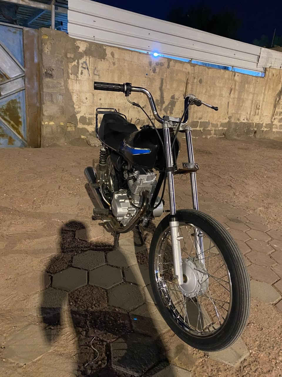 ايراني نامه شلامجه محرك براغي صفر  الدراجه نضيفه كلش مناقصها ايشي ادوات ادوات رادله بس سايق يركبها وبطلع شلعه ومعدل المكان جبيله *********** سعر ب650 بيه مجال حك جيه
