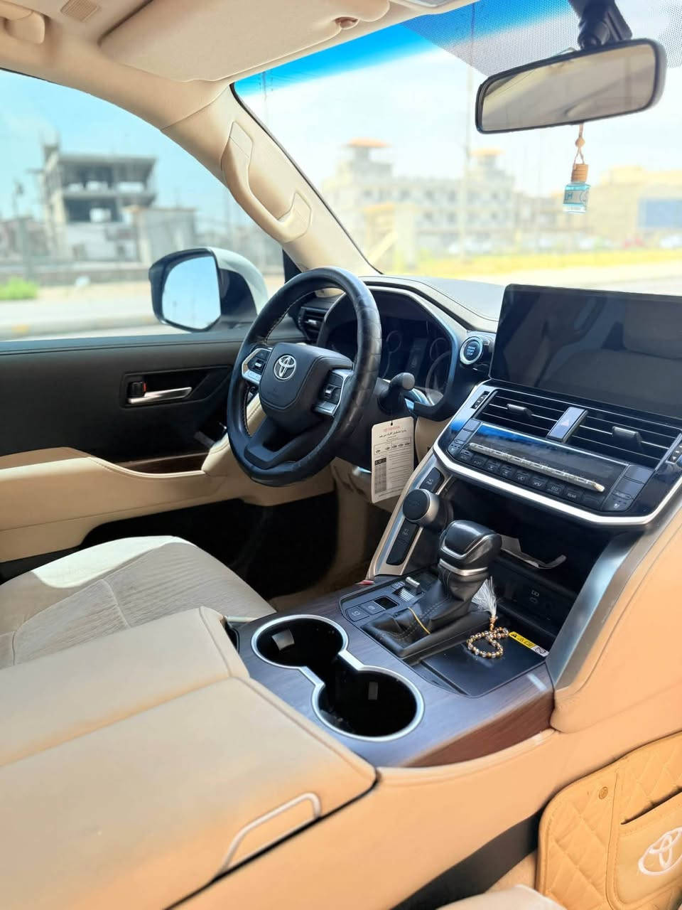 لانكروز 2024 ليمتد
السلام عليكم 
لاندكروز 2024 لمتد GXR LIMITED
تنفس طبيعي مكينة 4000 
مغلفة ppf + دوشمة داخل لاندكروز 
٤ كاميرات + شاشات خلفية 
فول مواصفات 1/1 رقمها حلو بغداد بأسمي
مكفولة ماخذها زيرو ع ايدي 
ماشية 28,000km كيلو متر جديده 
السعر 675$ وبيهه مجال بسيط للشراي 
مكان السيارة كربلاء المقدسة  
الرقم / اتصال + واتساب : ***********
