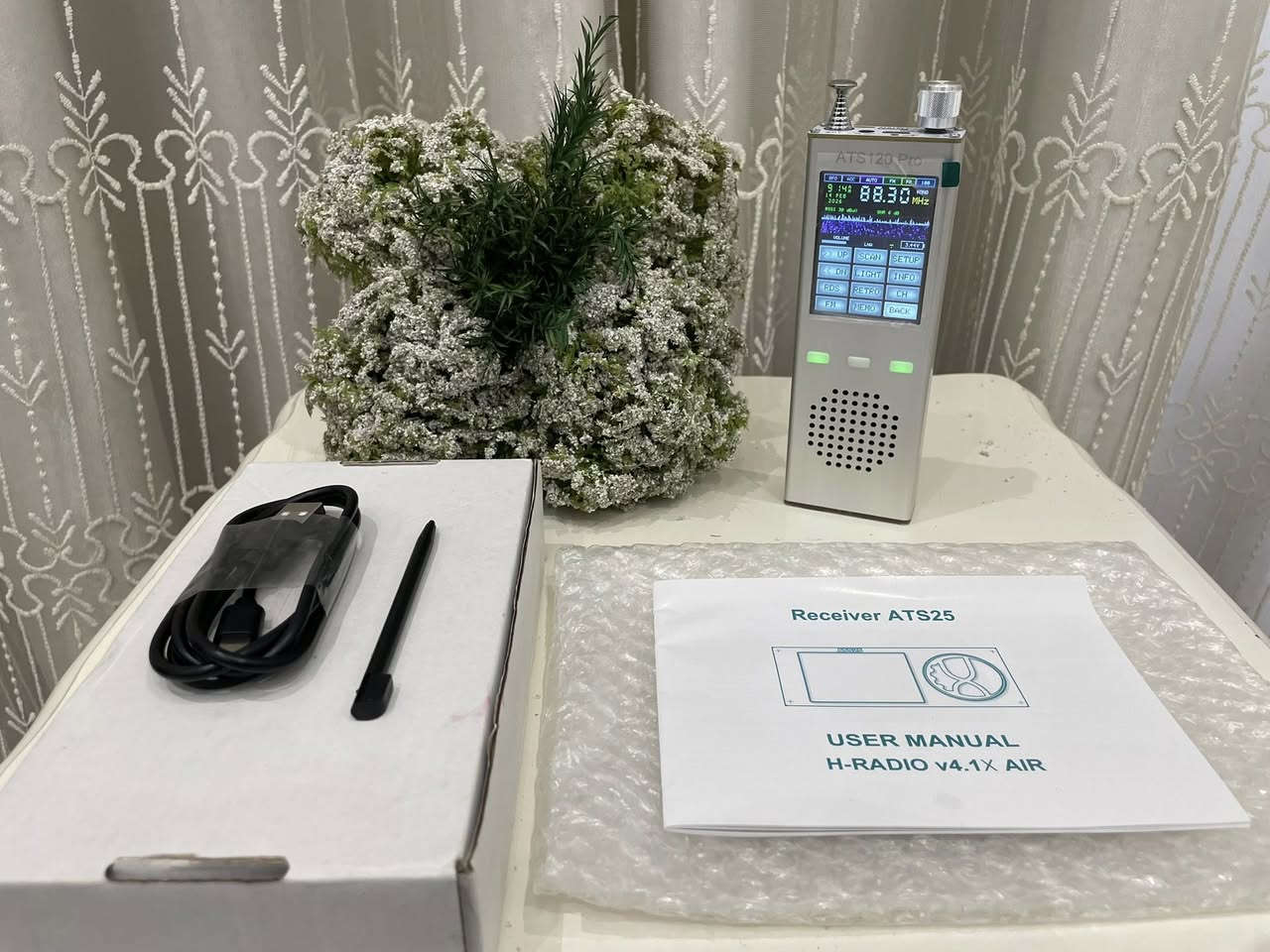 بعد اذن الادمن
الى الهواة راديو ATS 120 Pro الحجم الكبير و الاحدث

فك شفرة مورس
شاشة لمس 
نطاق كامل
شحن تايب C
هوائي جدا طويل
بدن الراديو مصنوع من الالمنيوم

للاستفسار والتواصل على الخاص
متوفر توصيل لجميع محافظات العراق


**إذا كنت صاحب هذا الإعلان وتريد حذفه لأي سبب، رجاءا أرسل رسالة إلى الدعم الفني**