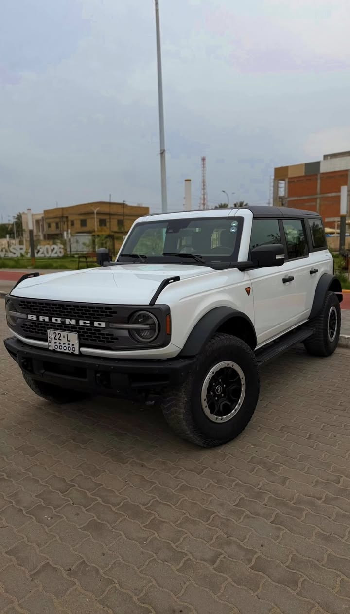 للبيع  Ford Bronco 2022
خليجي كفالة عامة فول مواصفات ضمان شركة الكاصد الوكيل لشركة فورد
رقم أربيل الجديد وبأسمي فحص وهزة كله جاهز 
محرك V6 سعة 2.7 لتر تيربو
قوة هائلة تصل إلى 330 حصان
سقف متحرك بالكامل لعشاق المغامرة
مواصفات فول
نظام دفع رباعي 4x4 مجهز للطرق الجبلية والصحراوية.
عجلات 17 إنش مع إطارات مخصصة للطرق الوعرة.
مقصورة داخلية رحبة مع شاشة كبيره تدعم Apple CarPlay وAndroid Auto.
أنظمة أمان متقدمة: كاميرا 360
وضعيات قيادة متعددة تناسب جميع التضاريس.
سيارة مغامرات بامتياز، تجمع بين القوة – الراحة – التصميم العصري
العنوان / البصرة
للاستفسار 
***********

