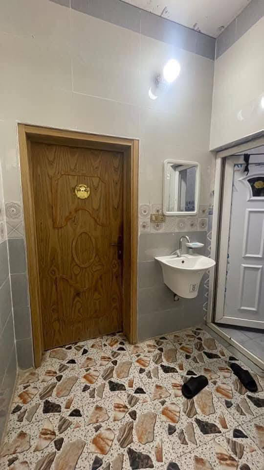 اعلان متوفر بيت للايجار جديد طابق ارضي الطابق الثاني بعدة ما كامل
في منطقة الرمادي قرب مدينة ألعاب سندباد يتكون من كلدور واستقبال ومطبخ وصالة وغرفتين نوم ومجموع حمامات داخلية وخارجية ايجارة 400قفل للاستفسار الاتصال على الارقام التالية ***********
***********
