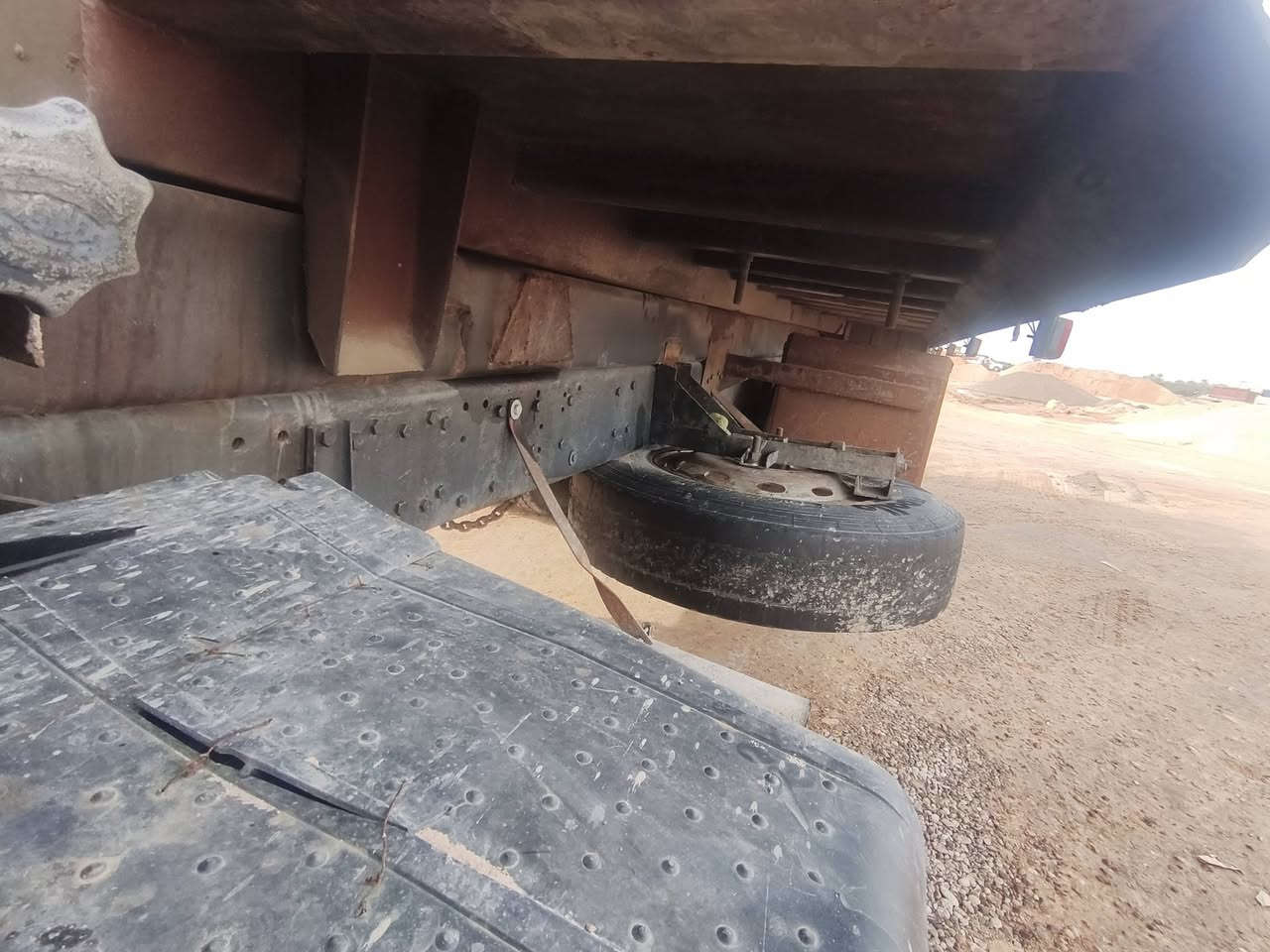 السلام عليكم بدي مايلر للبيع
طول 6متر 
***********
