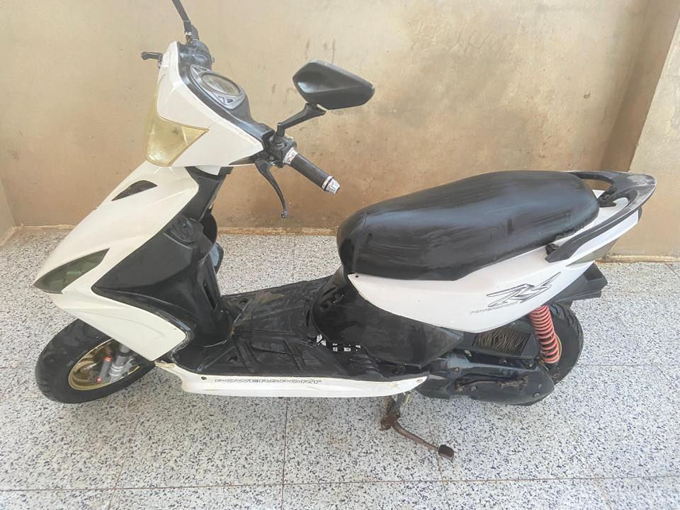 السلام عليكم 🌹
دراجة ماكس مضلع صيني 🏍️
موديل 2020 ✨

✅ فاكيوم جديد
✅ باتري جديد 🔋
✅ سلف رياضي جديد
✅ صوندات البانزين جديدة
✅ فلتر بانزين جديد
✅ بلك كهرباء جديد ⚡
✅ الأشاير واللايتات كلهن شغالات 💡

الدراجة شبه كاملة، بس ناقصهة كابريتر 🔧
وتجي تفحص براحتك 👍

📍المكان: الخالص
📲 متواجد عالواتساب فقط

رقمي: ***********

💵 السعر: 150.
