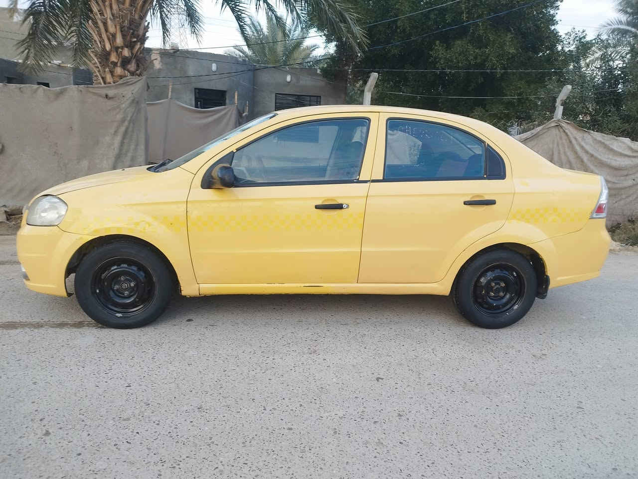 سلام عليكم سياره افيو موديل 2010رقم انكليزي بأسمي سنويه لل2031بيه باب مصبوغ وره السايه كير كفاله تبريد ثلج تخم  تايرات جدد حداديه 70% مكينه بيه تبخير وكازكت ابيع عله وضع المكينه السعر 48وبيه مجال الرقم ***********
